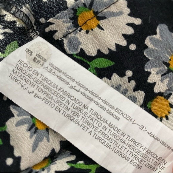 ZARA Cropped Daisy Print Pants Medium - Picture 7 of 7